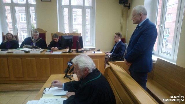 Po raz czwarty przed Sądem Okręgowym w Szczecinie rozpoczął się proces Jacka Piechoty, byłego posła i ministra gospodarki. Instytut Pamięci Narodowej zarzuca Piechocie, że startując do Senatu w 2011 roku, zataił w oświadczeniu lustracyjnym współpracę z SB.