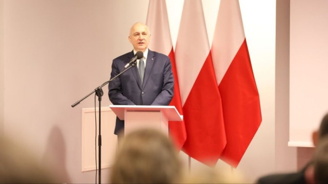 Minister spraw wewnętrznych Joachim Brudziński powiedział, że unijna dyrektywa cyfrowa jest próbą ograniczenia wolności.