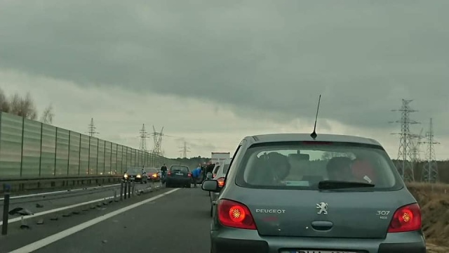 Są utrudnienia w ruchu na obwodnicy Kobylanki na drodze krajowej numer 10.