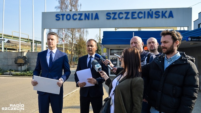Parlamentarzyści Platformy Obywatelskiej chcą odwołania Ministra Gospodarki Morskiej i Żeglugi Śródlądowej - Marka Gróbarczyka. Pismo o wyrażenie wotum nieufności złożyli na ręce marszałka Sejmu.