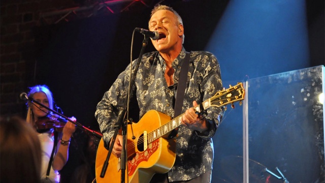 Jego przeboje Chenko i For America podbijały listy przebojów w latach 80. W środę Simon Toulson-Clarke, wokalista legendarnej grupy Red Box, gościł w programie Radio Szczecin w Pracy u Grzegorza Lamenta.