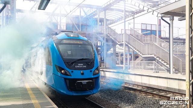 Pociąg Stanisław Moniuszko od środy będzie jeździł po Zachodniopomorskiem. Pierwszą podróż poprzedziła uroczystość nadania imienia składowi.