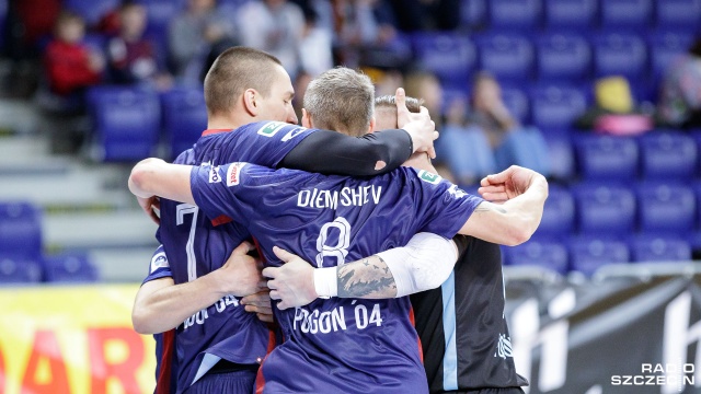 Dla halowych piłkarzy Pogoni 04 to kluczowy mecz w walce o utrzymanie w rozgrywkach o mistrzostwo Polski. Szczecinianie zmierzą się w sobotę na wyjeździe z zespołem Słoneczny Stok Białystok w grupie spadkowej ekstraklasy futsalu.
