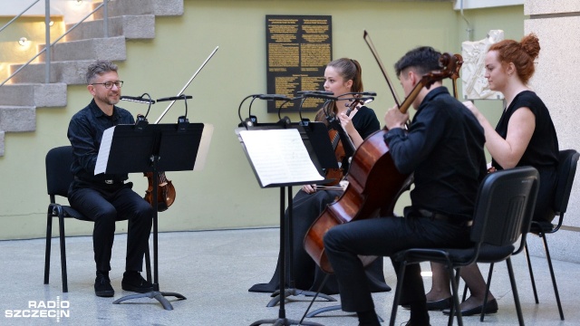 Skrzypek Bartłomiej Nizioł wystąpił we wtorek ze swoimi uczniami w kolejnym koncercie w ramach Szczecin Classic Festiwal.