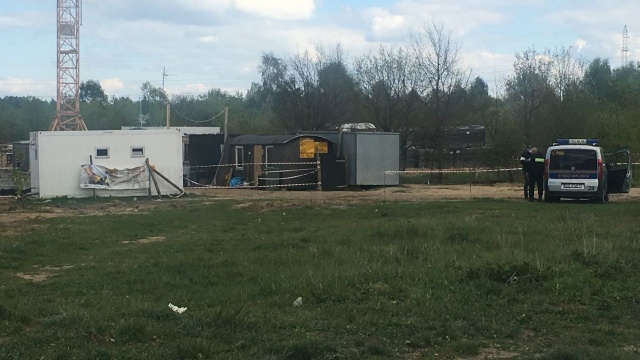 Fragmenty niewybuchu znaleziono przy ulicy Gwarnej na Prawobrzeżu Szczecina. Jak informuje Komenda Miejska Policji w Szczecinie nie stwarzają one zagrożenia.