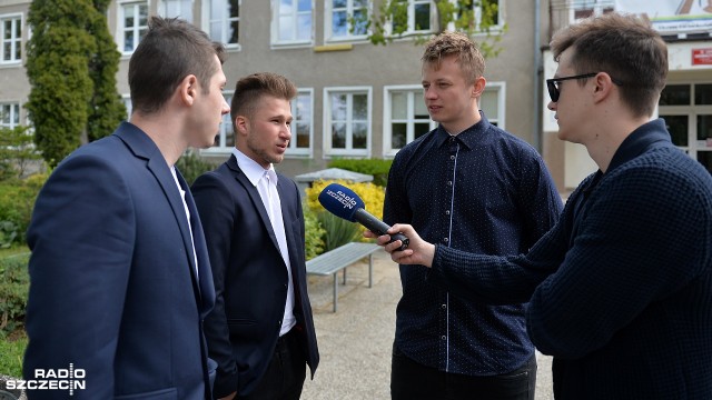 Byli przerażeni, ale najgorsze już za nimi - maturzyści już po egzaminie dojrzałości z matematyki. Jak sami mówili, były funkcje liniowe i zadania z deltą.