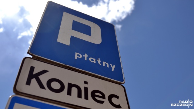 Parkowanie w Stargardzie od września będzie bezpłatne - zdecydowali mieszkańcy miasta. Głosowanie w tej sprawie zarządził prezydent Stargardu - do wyboru było albo obniżenie cen biletów komunikacji miejskiej kosztem rozbudowy strefy, albo jej całkowita likwidacja.