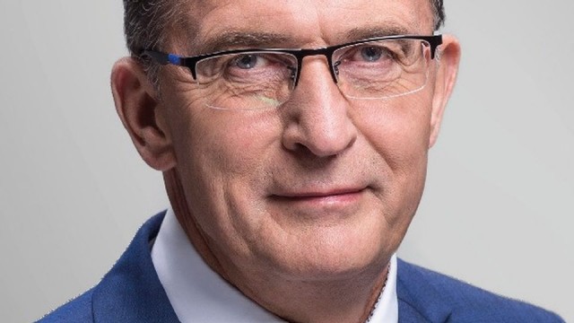 Po tym jak poprzedni - Michał Wilkocki - został przyłapany na prowadzeniu auta pod wpływem alkoholu, Bezpartyjni wybrali nowego szefa klubu. Teraz grupą radnych rady miasta wybranych z komitetu prezydenta Szczecina pokieruje Mirosław Żylik.