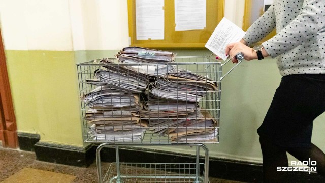Przed wrocławskim sądem kończy się proces byłych policjantów, którzy zatrzymywali Igora Stachowiaka. 25-latek - wobec którego użyto paralizatora - zmarł w komisariacie. Niewykluczone, że w środę w sądzie zostaną wygłoszony mowy stron.
