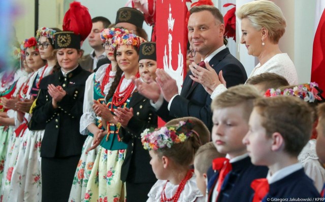 Prezydent Andrzej Duda wraz z małżonką spotkali się w Pałacu Prezydenckim z przedstawicielami mieszkańców Śląska.