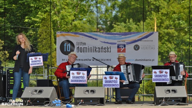 Dzieci mogą poskakać na trampolinie i pomalować buzię, a starsi znaleźć dla siebie ciekawą książkę czy płytę. Tak jest na Festynie Dominikańskim, który odbywa się przy parafii pod wezwaniem św. Dominika w Szczecinie.