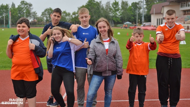 Blisko 250 zawodników z całego regionu rywalizujących na szczecińskim stadionie przy ul. Litewskiej - tak wyglądały środowe VIII Regionalne Zawody Lekkoatletyczne dla osób z niepełnosprawnością intelektualną i ruchową.