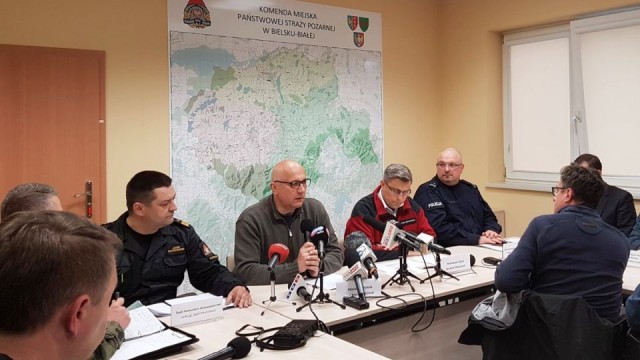 Szef MSWiA podziękował za koordynację i zaangażowanie w walce z nawałnicami i podtopieniami na Śląsku. W Bielsku-Białej odbyło się posiedzenie sztabu kryzysowego w związku z trudną sytuacją pogodową.