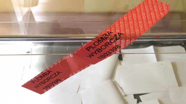 Pierwsze protokoły z wynikami wyborów do Parlamentu Europejskiego w Polsce mogą być wywieszone najwcześniej o godzinie 23:00.