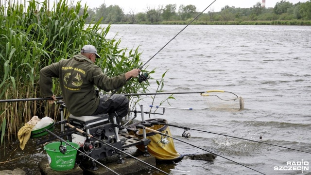 Złowili w sumie niemal 750 kilogramów ryb. W organizowanych po raz pierwszy Klubowych Mistrzostwach Polski w Wędkarstwie Gruntowym rozgrywanych na szczecińskiej Wyspie Puckiej udział wzięło 17 trzyosobowych zespołów.