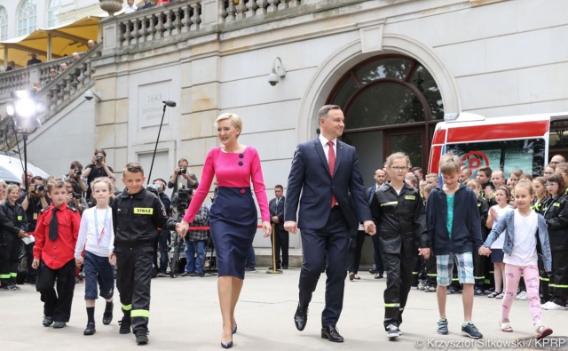 Bezpieczne Wakacje z Parą Prezydencką - pod takim hasłem, już po raz kolejny, odbyło się spotkanie Andrzeja Dudy i Pierwszej Damy z dziećmi.