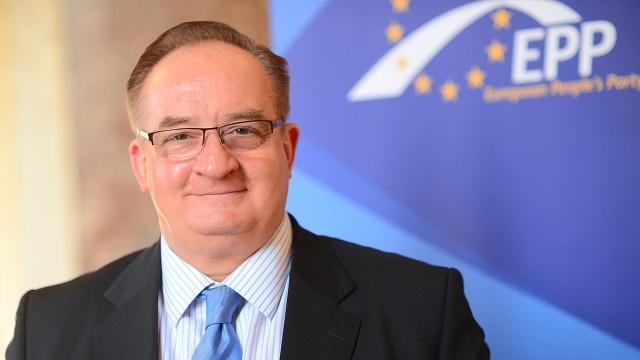 Rozmowy są jeszcze w lesie - mówił w Rozmowach pod krawatem Radia Szczecin europoseł PiS Jacek Saryusz-Wolski.
