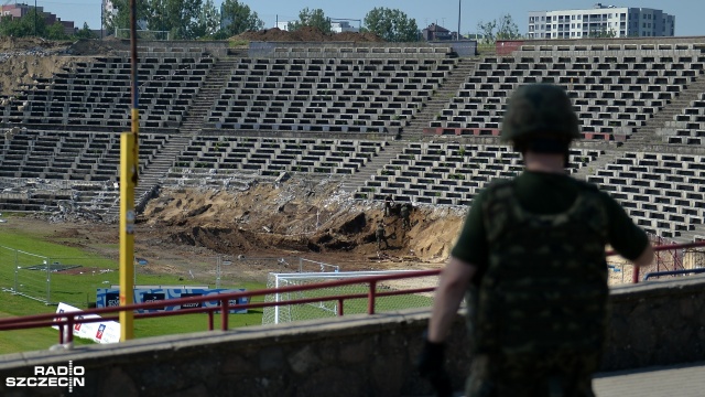 Prawie 80 pozostałości po pociskach z czasów II wojny światowej wywieźli saperzy z przebudowywanego stadionu Pogoni.