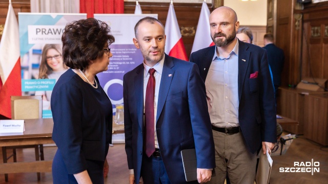 Sprawdza się model samorządu, jaki funkcjonuje dzisiaj w Polsce - mówił Paweł Mucha, zastępca szefa Kancelarii Prezydenta RP podczas konferencji dotyczącej samorządu terytorialnego na Pomorzu Zachodnim.