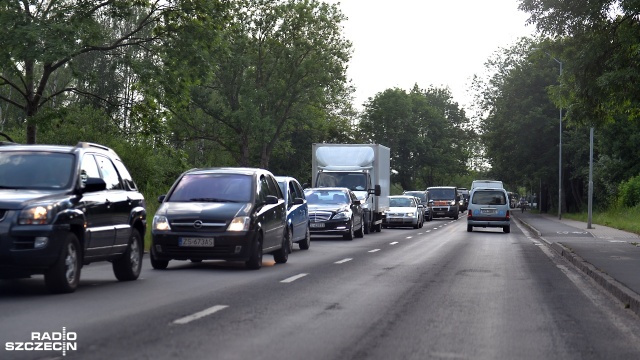 Piątkowy szczyt na ulicach i drogach wyjazdowych [ZDJĘCIA]