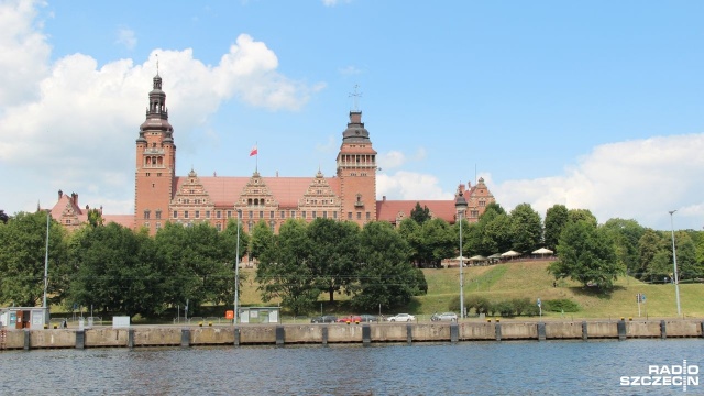 Konflikt interesów, na którym cierpią mieszkańcy i turyści. Tak goście Kawiarenki politycznej Radia Szczecin komentują fakt, że podczas zbliżających się Dni Morza przy Wałach Chrobrego nie przycumuje żaden żaglowiec.