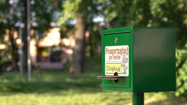 Posprzątaj po swoim psie, przyjdź po darmowy zestaw - od czwartku we wszystkich szczecińskich ekoportach dostępne są darmowe zestawy do sprzątania po swoich pupilach. To biodegradowalne worki foliowe lub papierowe - do zestawu dołączona jest łopatka.