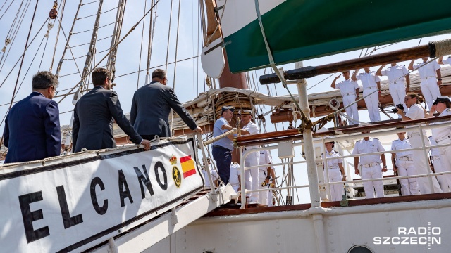 Od środy przy Łasztowni cumuje czteromasztowiec z Hiszpanii, Juan Sebastian de Elcano. W rozmowie z reporterką Radia Szczecin, Katarzyną Wolnik-Sayną, oficer prasowy żaglowca Alvaro de Augustino dzieli się wrażeniami z imprezy w Szczecinie.