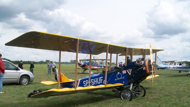 Impreza została przerwana w sobotę po tym, jak jeden z samolotów wykonujących akrobacje wpadł do wody, a jego pilot zginął.