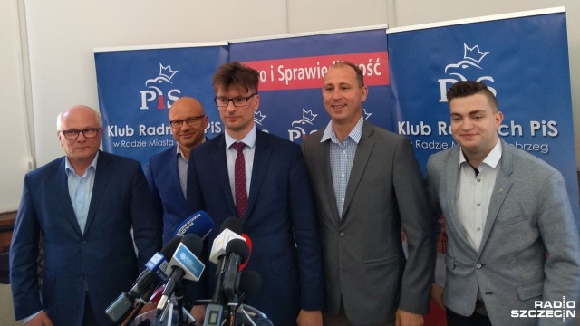 O potrzebie ochrony kołobrzeskiej strefy uzdrowiskowej przed nadmierną zabudową mówili miejscowi radni Prawa i Sprawiedliwości. Jak mówili, już we wtorek w czasie sesji Rady Miasta głosowany ma być projekt zmian w studium uwarunkowań uwzględniających zmniejszoną powierzchnię zabudowy działek w uzdrowisku.