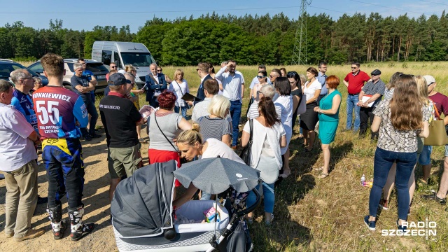Mieszkańcy kontra motokrosowcy, a między nimi szczecińscy radni. W Kluczu odbyła się wizja lokalna - tam krzyżują się autostrada A6 i droga ekspresowa S3. I właśnie tam ma powstać tor motocrossowy, o który toczy się spór.