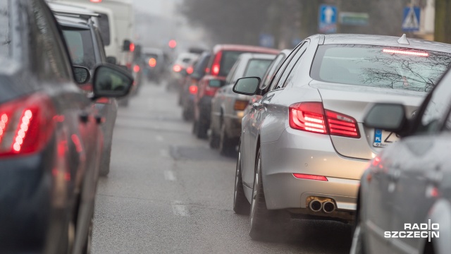 Przed remontowanym odcinkiem w kierunku Goleniowa utworzył się potężny korek. Zator zaczyna się zaraz po zjeździe z Węzła Kijewo i ma już około pięciu kilometrów długości.