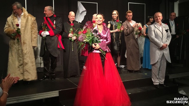 Ostatnia w tym sezonie premiera Teatru Polskiego w Szczecinie odbyła się w niedzielę w Starej Rzeźni. Sala Iluzjon zamieniła się w Galerię, gdzie dzieje się akcja sztuki Stanisława Ignacego Witkiewicza Oni.