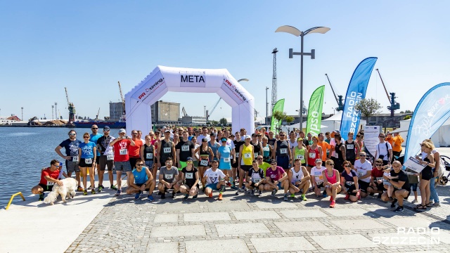 Ponad 5 kilometrów mieli do pokonania biegacze na szczecińskich bulwarach w niedzielę. Chętni mogli też przebiec cztery pętle tak, by zaliczyć dystans półmaratonu, czyli ponad 21 kilometrów.