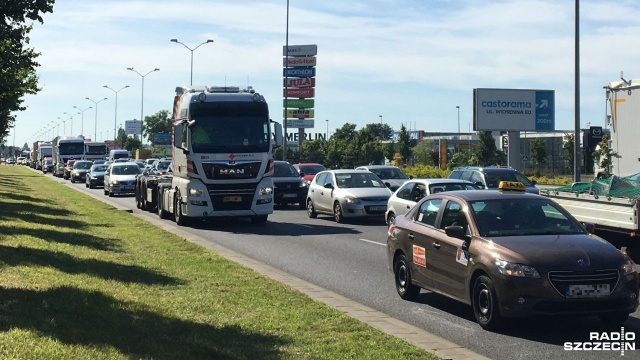 Policjanci mają pełne ręce roboty interweniując przy kolizjach.