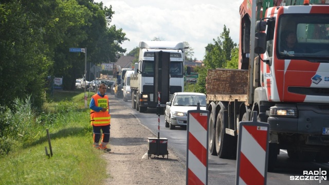 Z dużymi utrudnieniami muszą liczyć się kierowcy wybierający się do Kołobrzegu. Trwają prace u zbiegu drogi wojewódzkiej nr 163 i budowanej ekspresowej S6.