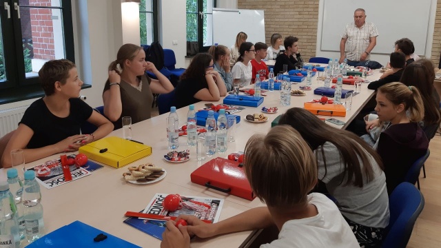 15-osobowa grupa uczniów Gimnazjum im. Longina Komołowskiego w Połukniu zwiedza Pomorze Zachodnie.