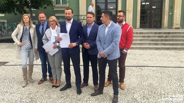 Publiczne pranie brudów w regionalnej Nowoczesnej trwa. Po wtorkowych zarzutach jednej frakcji do drugiej o brak zaangażowania, w środę jest riposta i zarzuty o brak jawności oraz łamanie statutu.