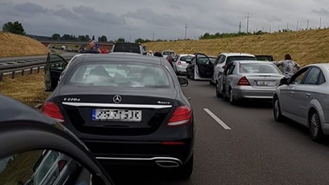 Dwie osoby zostały ranne w wypadku, do którego doszło na krajowej trójce w okolicach Brzozowa. Zderzyły się tam trzy samochody.