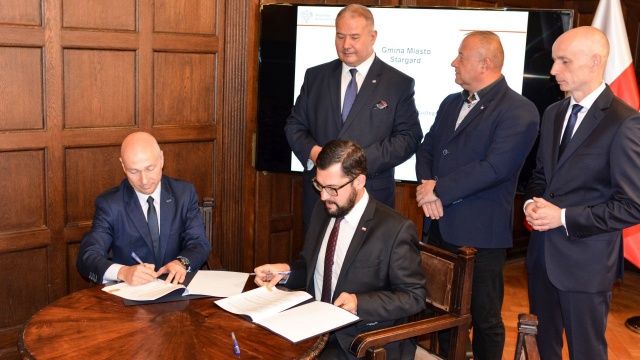 Ponad 22 miliony złotych trafi na przebudowę dróg w naszym regionie. Pieniądze pochodzą z Ministerstwa Infrastruktury.