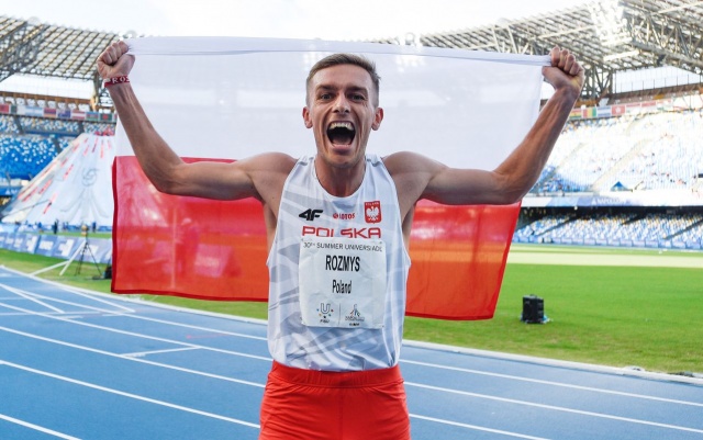 Michał Rozmys z Barnima Goleniów zdobył złoty medal 30. Letniej Uniwersjady odbywającej się w Neapolu. Student Uniwersytetu Szczecińskiego wygrał bieg na 1500 metrów.