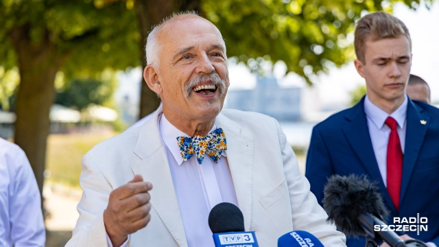 Zdumiewające, że tę bandę dziwaków LGBT ktoś traktuje poważnie - mówił w czwartek na Wałach Chrobrego w Szczecinie Janusz Korwin-Mikke.