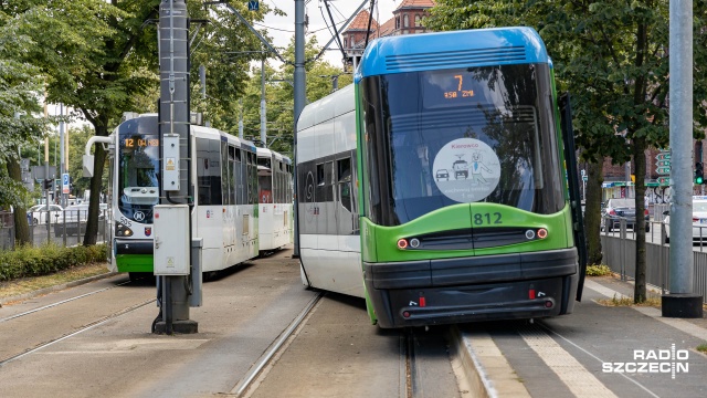 Tramwajowa siódemka wypadła z torów w alei Piastów. To spowodowało duże zmiany w kursowaniu komunikacji miejskiej.
