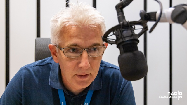 Adam Wosik po raz trzeci z rzędu najlepszym spikerem piłkarskiej Ekstraklasy. Dziennikarz Radia Szczecin zajął pierwsze miejsce w najnowszym raporcie Polskiego Związku Piłki Nożnej.
