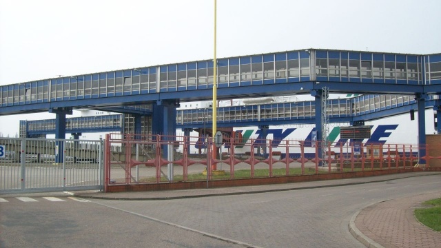 50 milionów złotych ma kosztować parking, który powstanie przy terminalu promowym w Świnoujściu. Na parkingu ma się znaleźć miejsce dla blisko 300 ciężarówek.