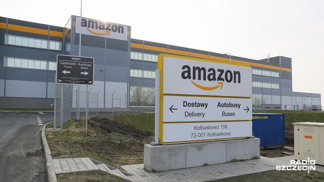 Chcą wyższych podwyżek, stabilniejszych warunków zatrudnienia i nowych zasad oceny pracowniczej - zatrudnieni w Amazonie rozpoczęli referendum strajkowe.