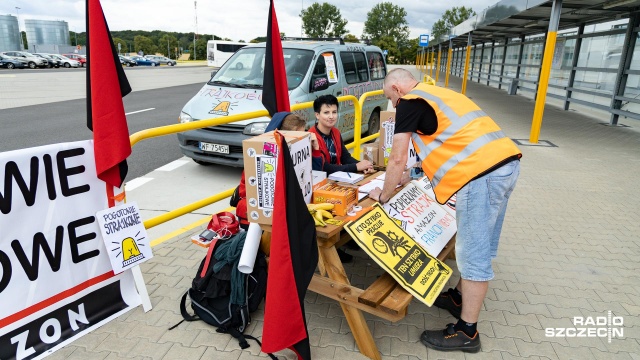 Pracownicy Amazona decydują o strajku. Przed zakładem w Kołbaskowie związkowcy przeprowadzają referendum. Organizatorzy chcą podwyżek i nowych zasad oceny pracowniczej.