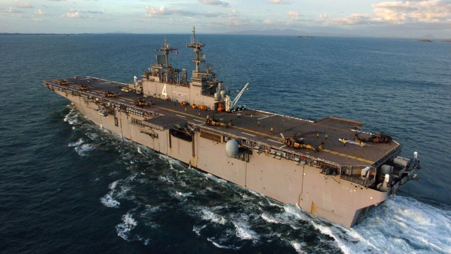 Amerykańska armia w cieśninie Ormuz zestrzeliła irańskiego drona. O wszystkim poinformował prezydent Donald Trump. Jednostkę Teheranu zneutralizował okręt wojenny USS Boxer.