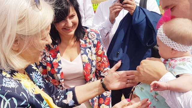 Te spotkania z rodzinami to doskonała okazja, żeby zweryfikować działania podejmowane przez rząd - mówiła Bożena Borys-Szopa, minister rodziny, pracy i polityki społecznej podczas pikniku Rodzina Sercem Małopolski w Wieliczce.