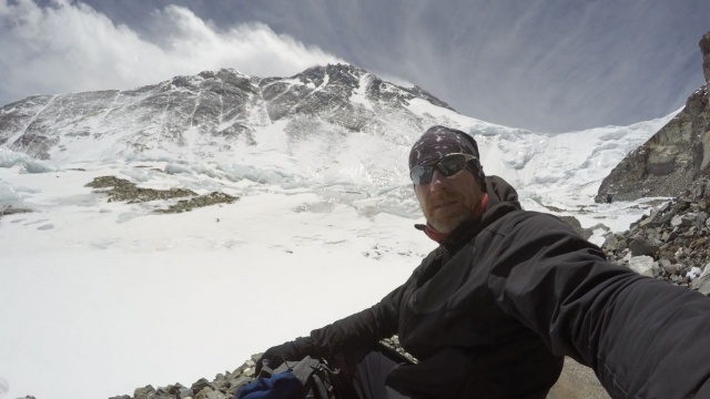 Alpinista ze Szczecina jednym z bohaterów akcji ratunkowej w paśmie Karakorum. Janusz Adamski razem z Denisem Urubką, Danem Bowie, Calą Cimentim i Jarosławem Zdanowiczem uratowali Włocha Francesco Cassardo, który podczas zdobywania szczytu Gasherbrum VII odpadł ze ściany.