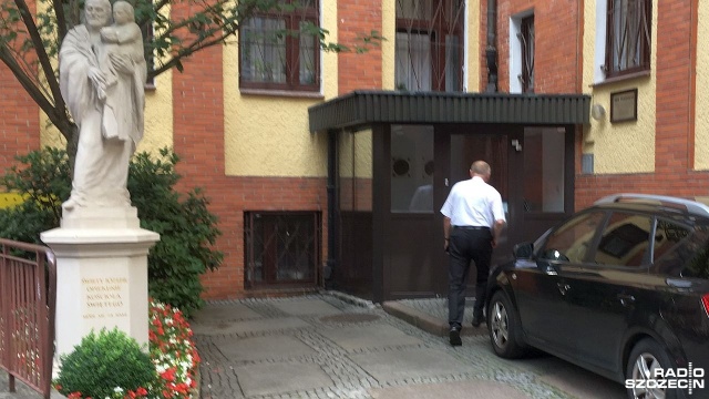 Modlimy się za księdza i sprawców napadu - mówią wierni z parafii pod wezwaniem św. Jana Chrzciciela w Szczecinie.